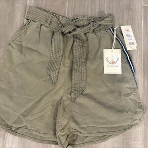 Boundless North North Hi-waist Belt Dream Shorts Green Tea XS NWT